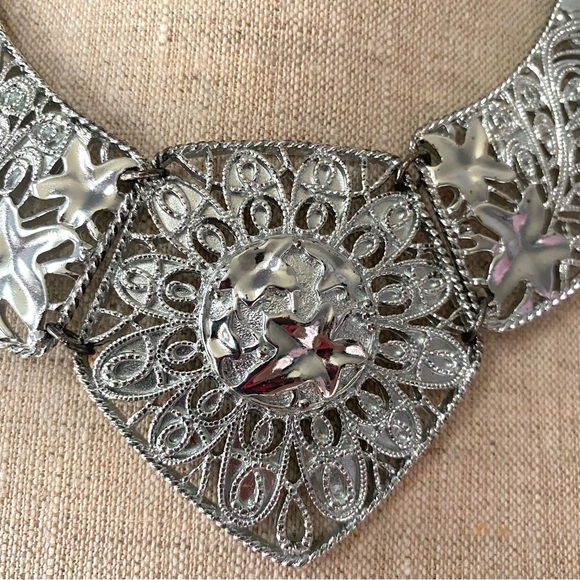 Vintage Jose Barrera for Avon silver-tone Falling Leaves collar necklace - Picture 9 of 14